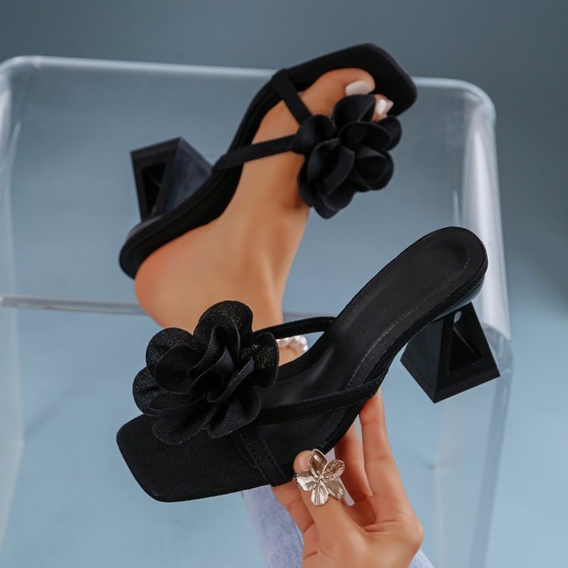 صنادل نسائية مزينة بزهور ثلاثي - مراجعة Summer Clothing On Sale وسعره
